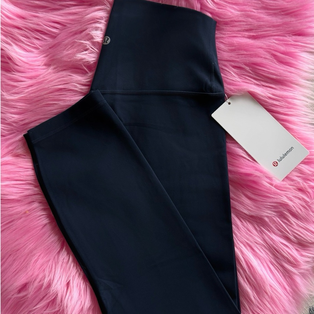 Lululemon size 6 align crop HR 23” true navy Leggings
